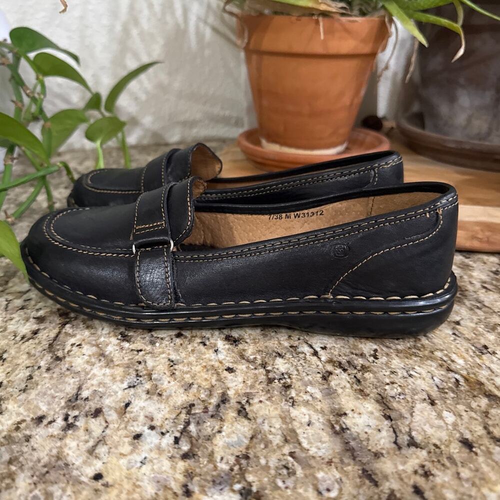 Born Leather Flats Loafers Women’s 7 Black Slip On Shoes Comfort W31312